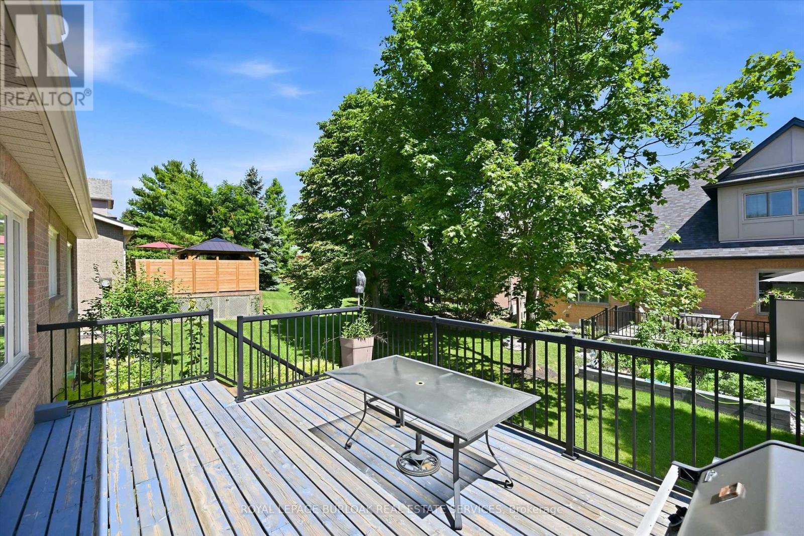 #47 1150 SKYVIEW DRIVE - 34