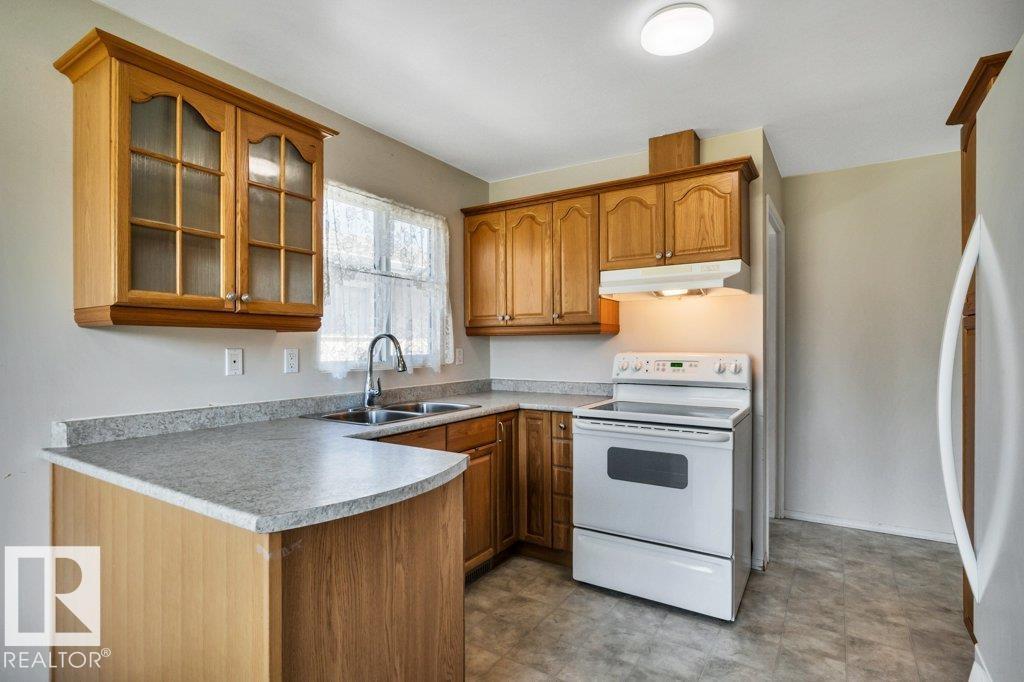 9 LINDEN ST S - 10