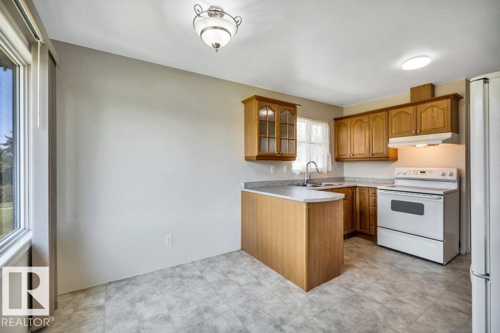 9 LINDEN ST S - Image 15