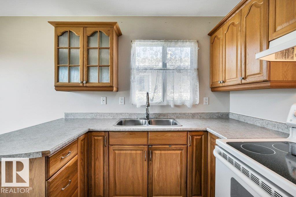 9 LINDEN ST S - 9