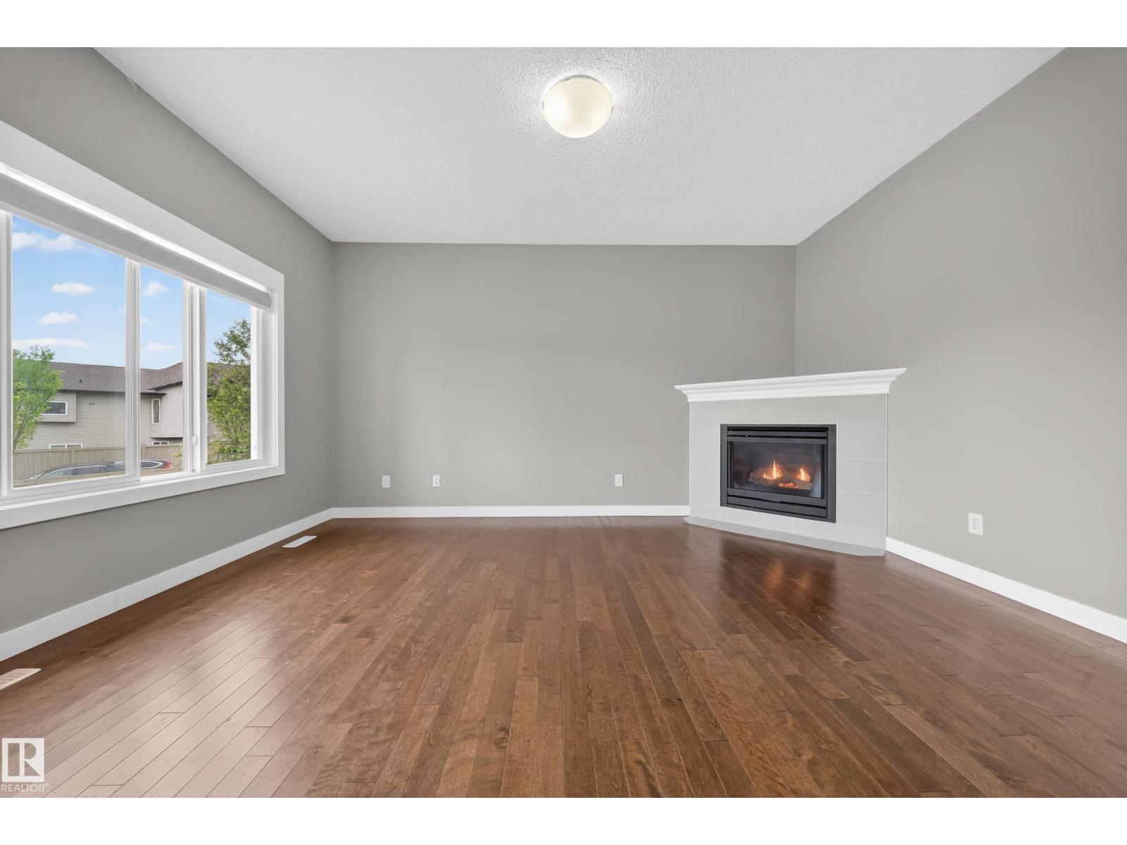 3639 15A ST NW - 27