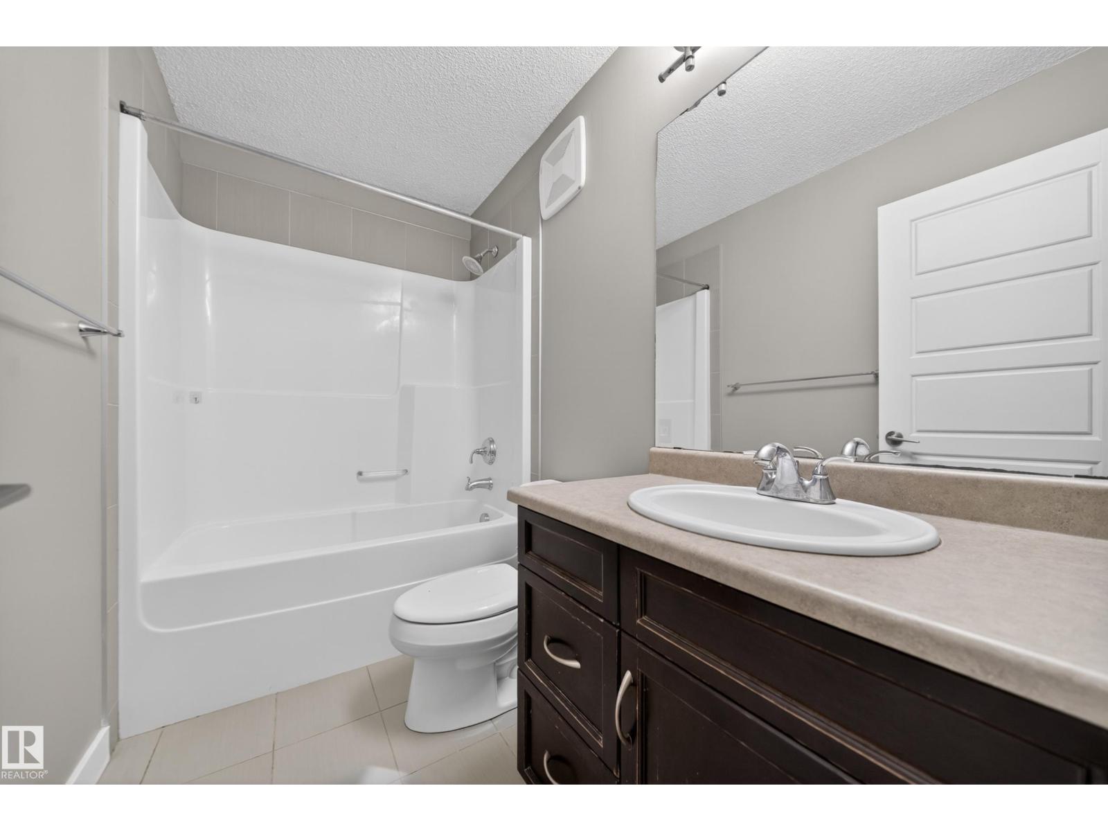 3639 15A ST NW - 33