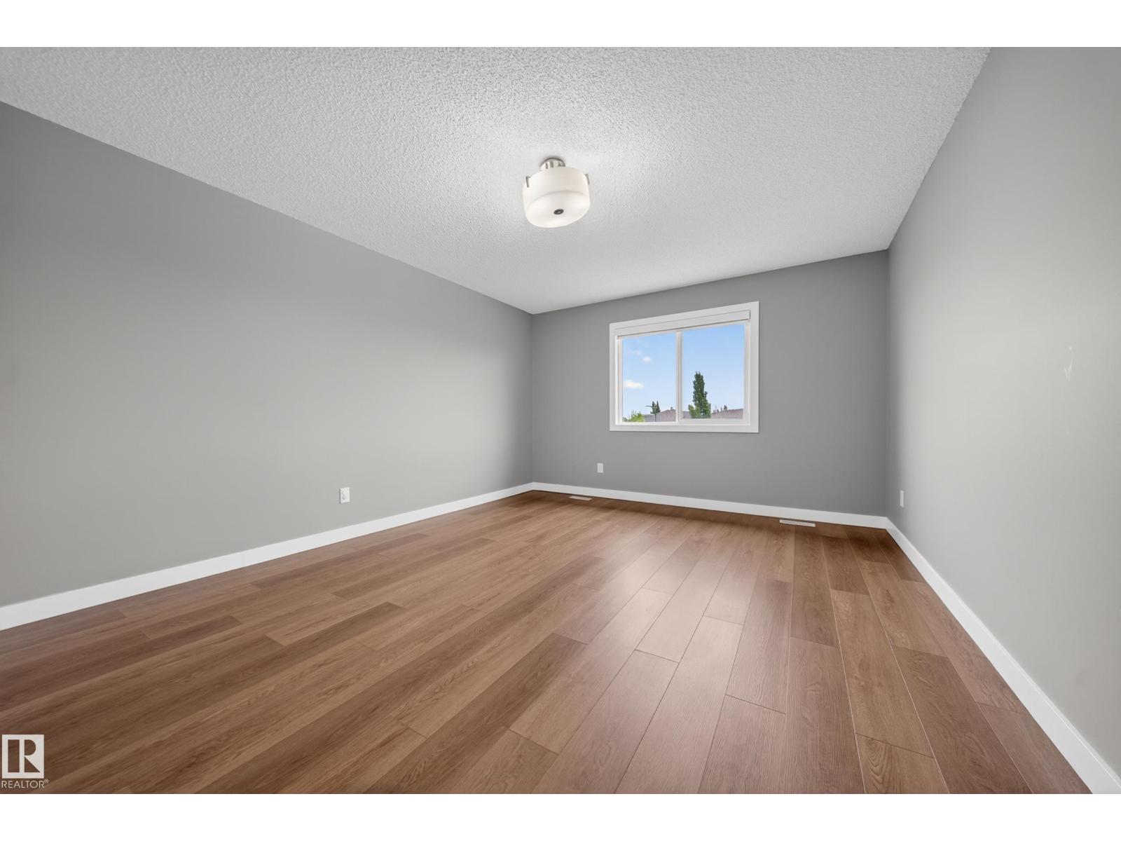 3639 15A ST NW - 39