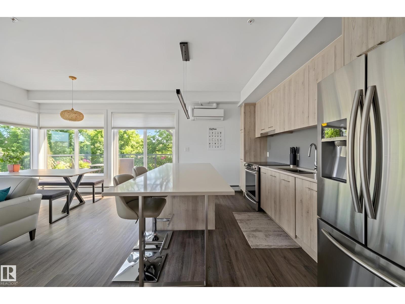 #408 10837 83 AV NW - 9