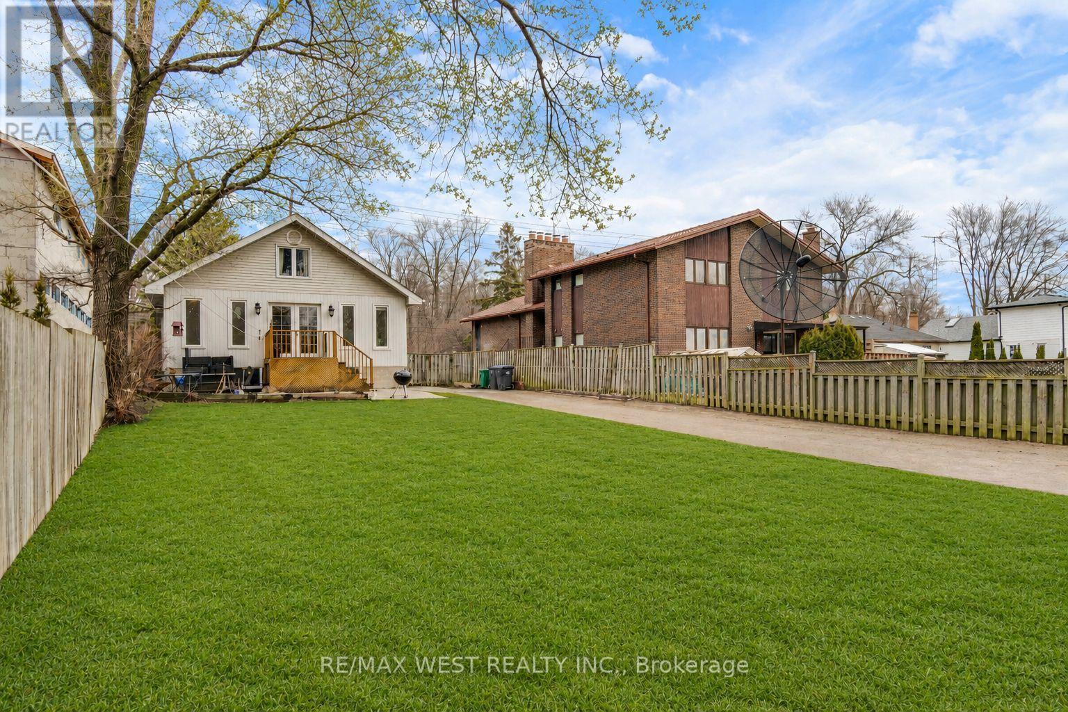 1518 CAWTHRA ROAD - 13