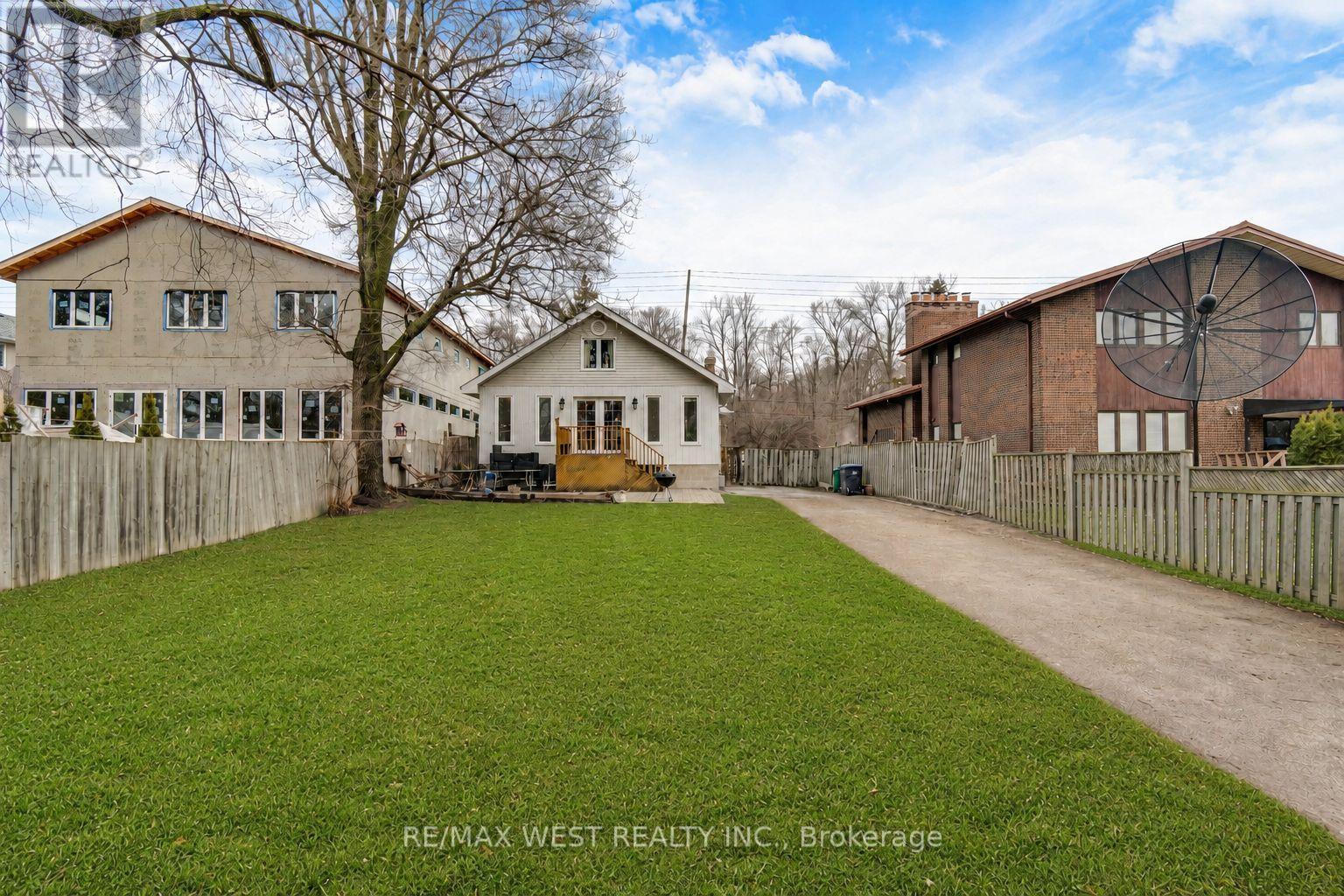 1518 CAWTHRA ROAD - 14