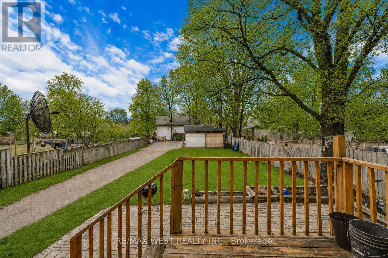 1518 CAWTHRA ROAD - 11