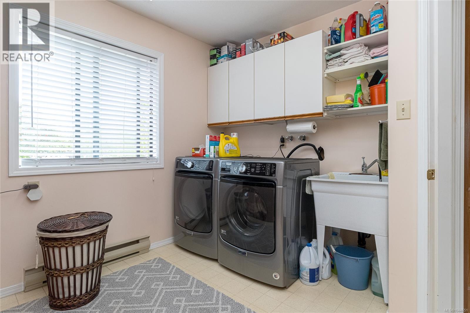 851 Breakwater Rd - 26
