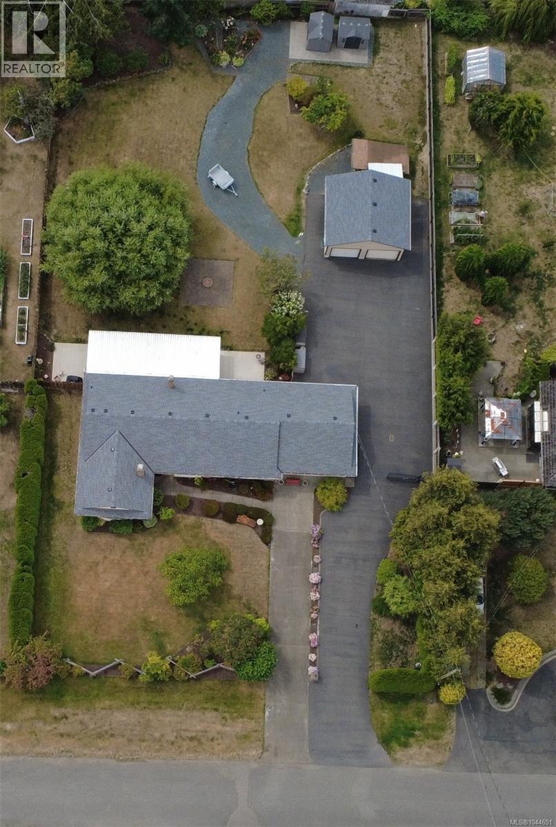 851 Breakwater Rd - 45