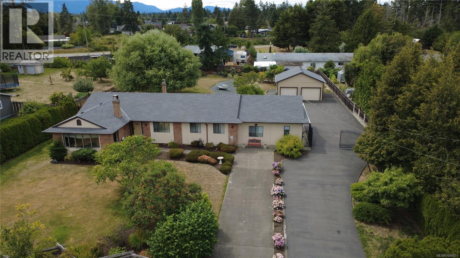 851 Breakwater Rd - 38