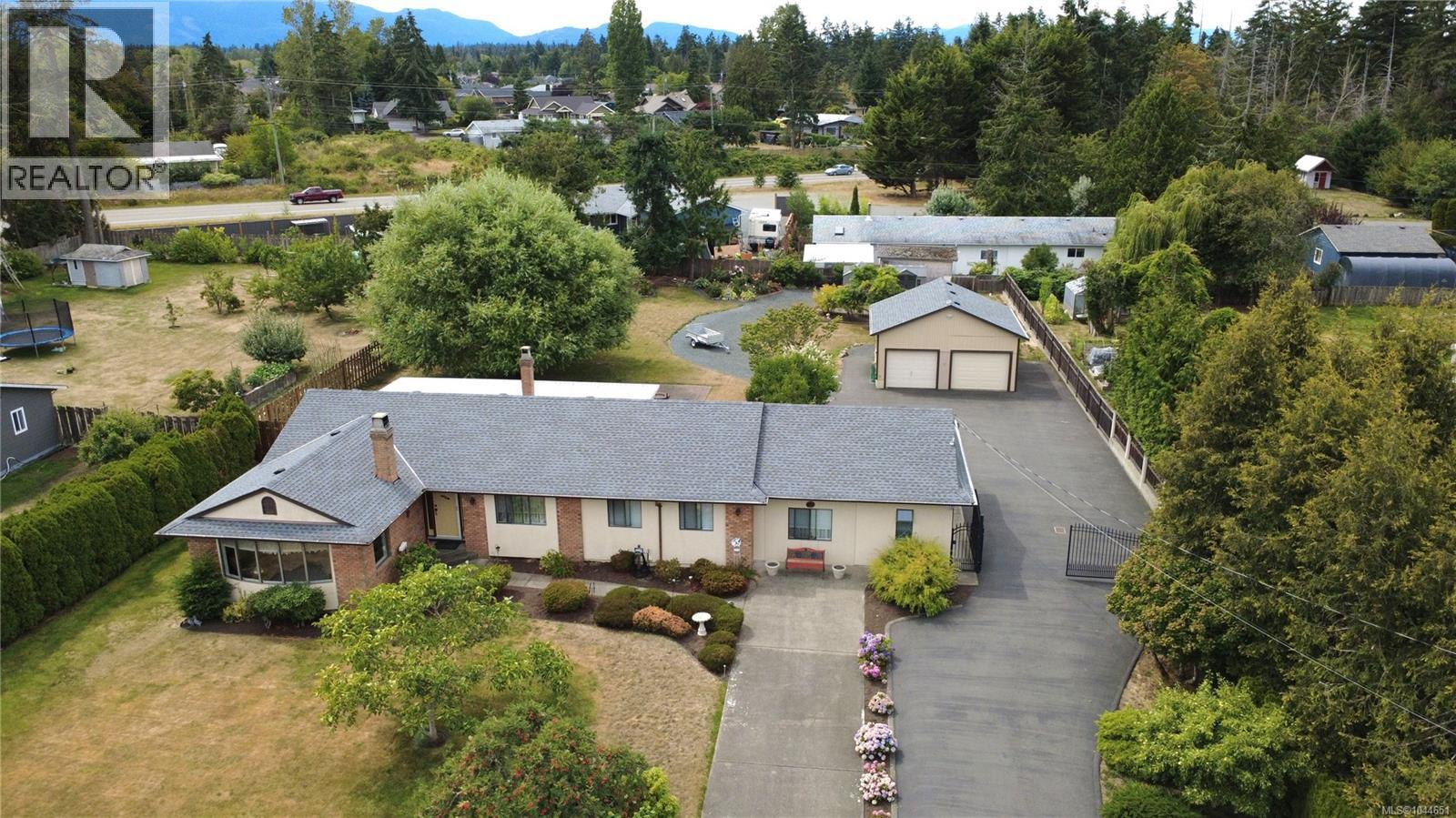 851 Breakwater Rd - 43