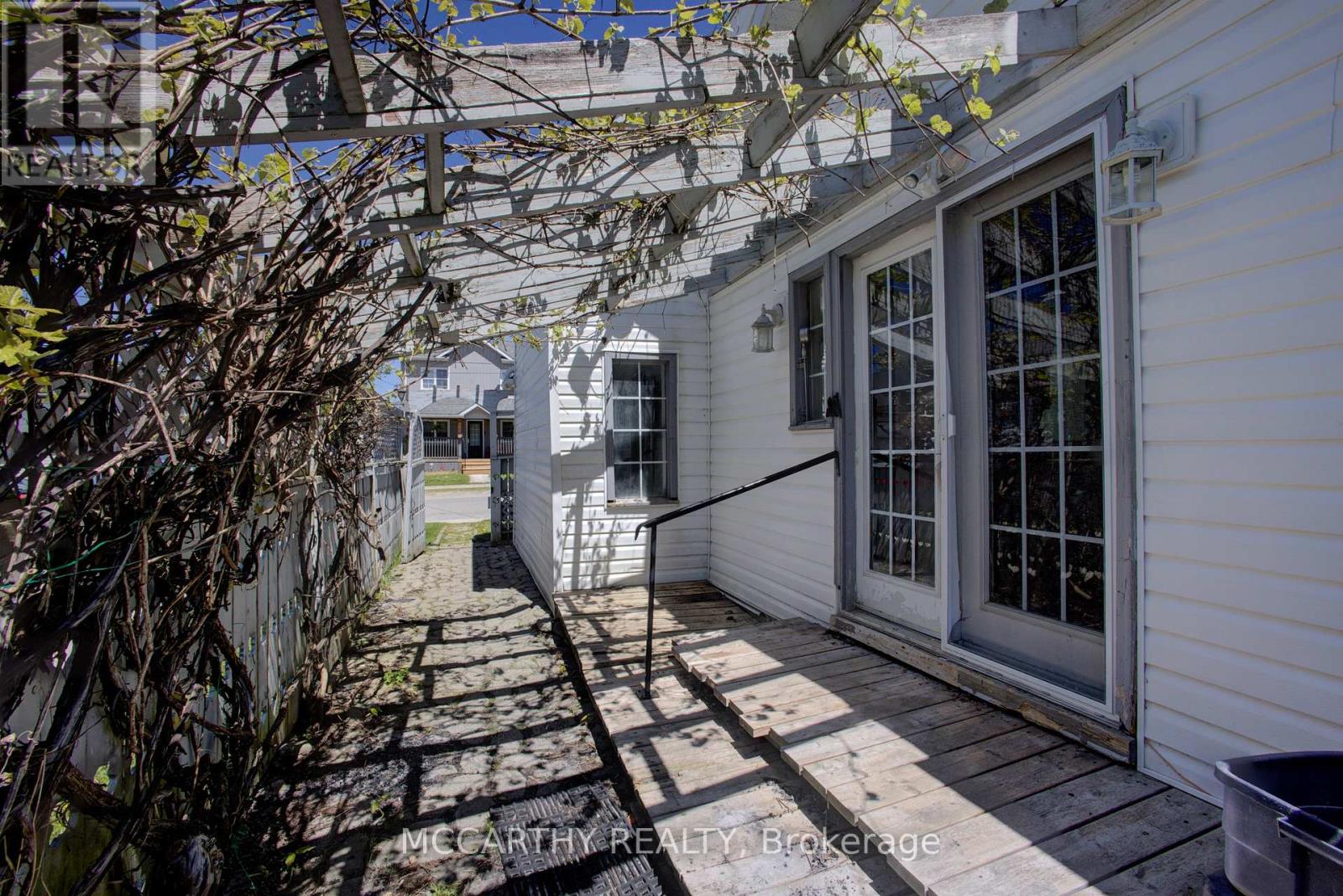 171 OWEN SOUND STREET - 1