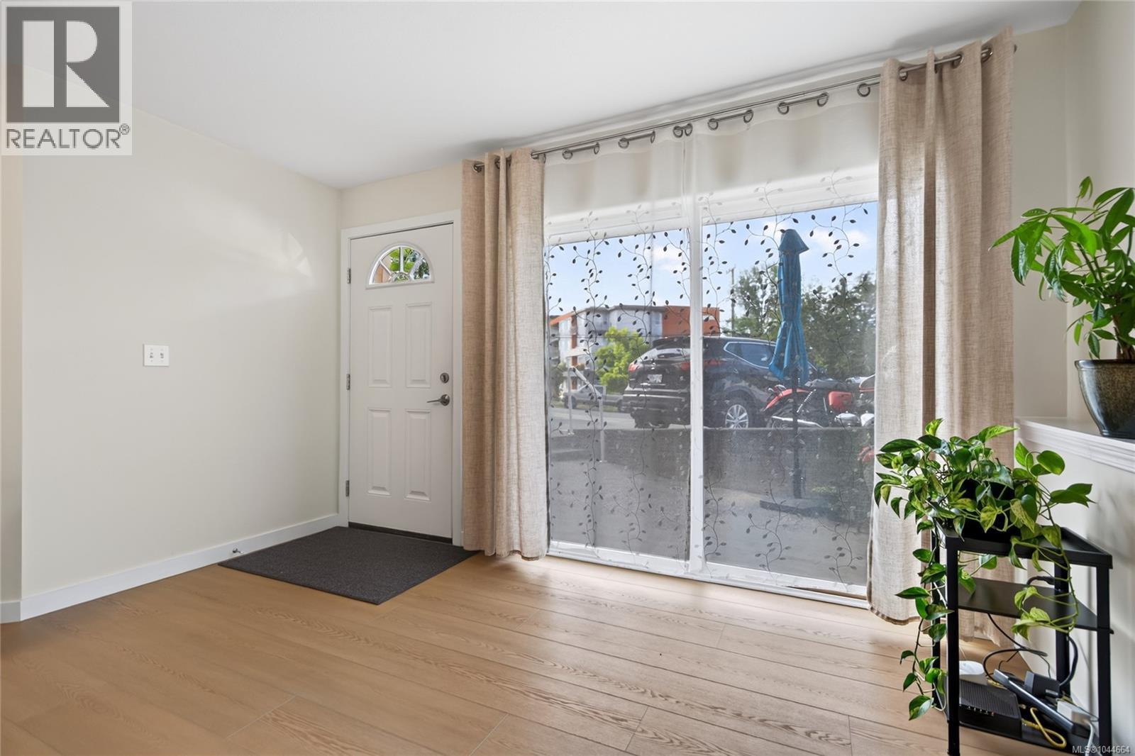 #2 840 Braidwood Rd - Image 16