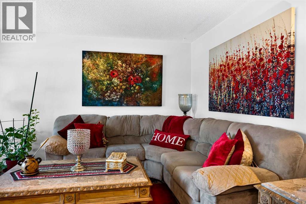 4726 44 Avenue NE, Whitehorn, Calgary photo 5