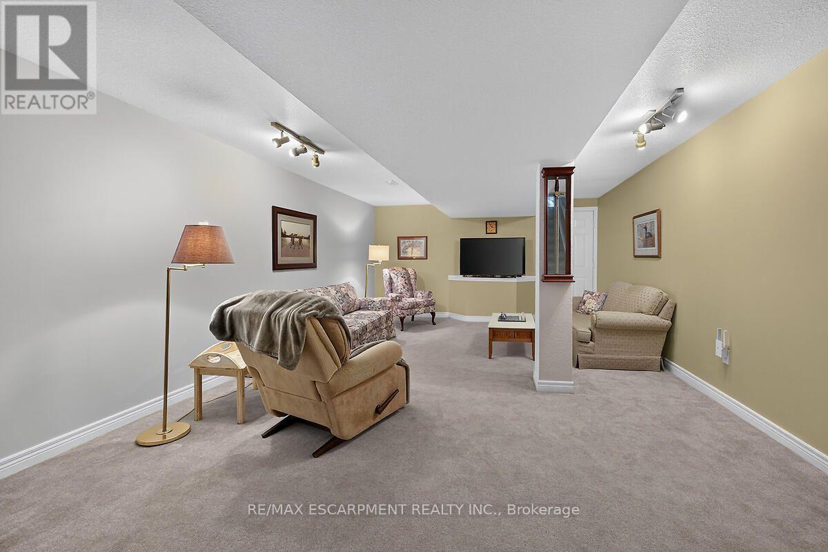 25 ERIC BURKE COURT - 33