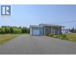 33 De La Baie Street, Maisonnette, NB E8N2A9 Photo 10