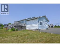 33 De La Baie Street, Maisonnette, NB E8N2A9 Photo 8
