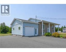 33 De La Baie Street, Maisonnette, NB E8N2A9 Photo 9