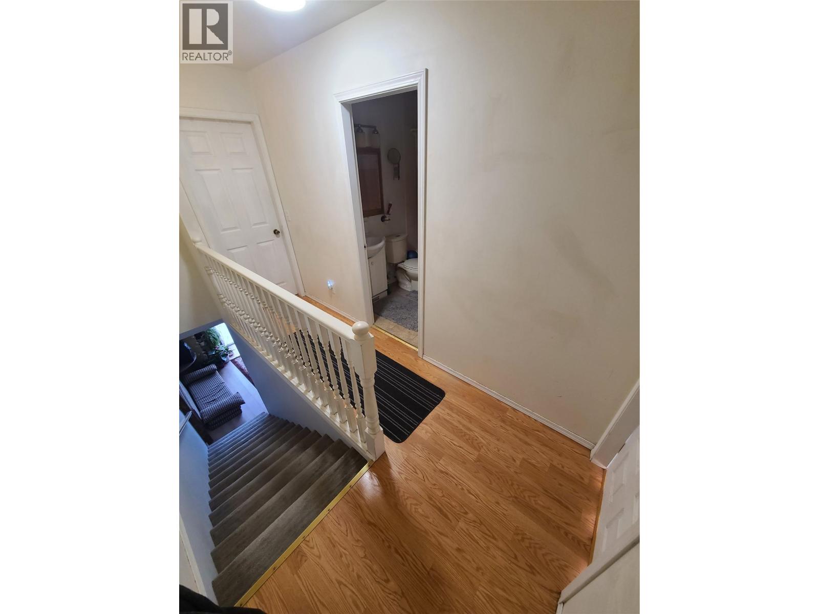 #107 335 33 Highway E - 15