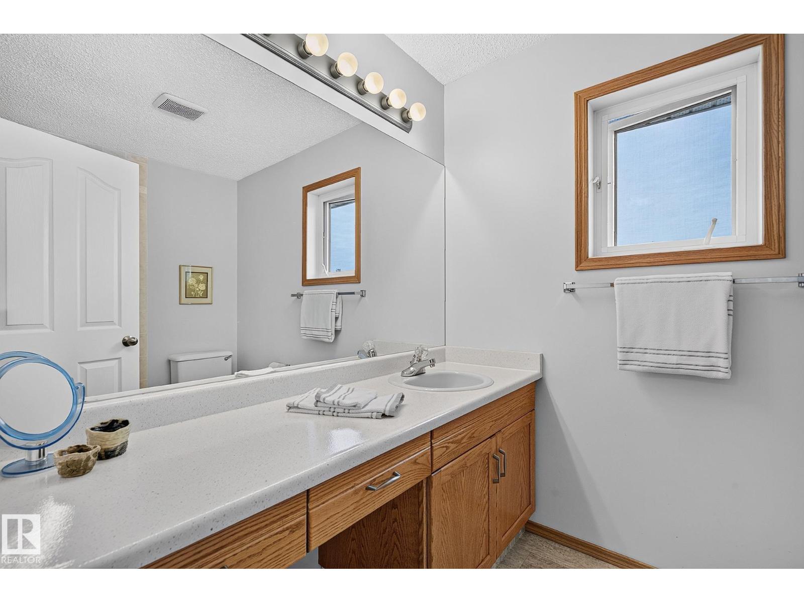 385 MEADOWVIEW TC - Image 30