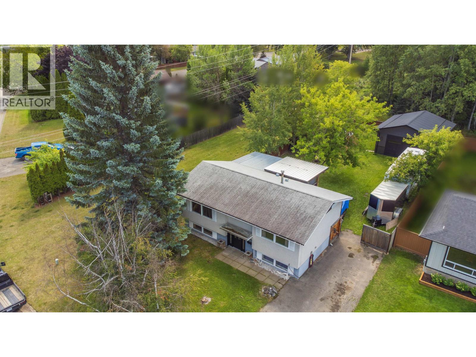 2099 MACDONALD AVENUE - 3