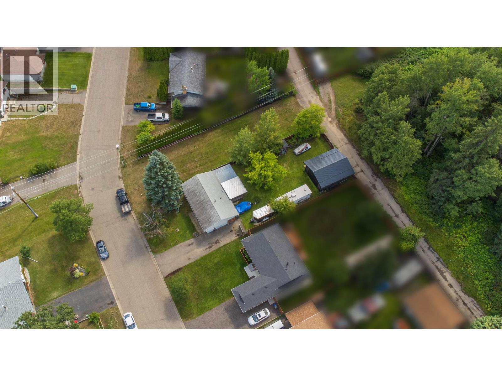 2099 MACDONALD AVENUE - 4