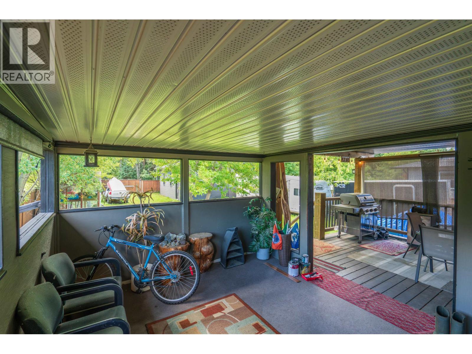 2099 MACDONALD AVENUE - 28
