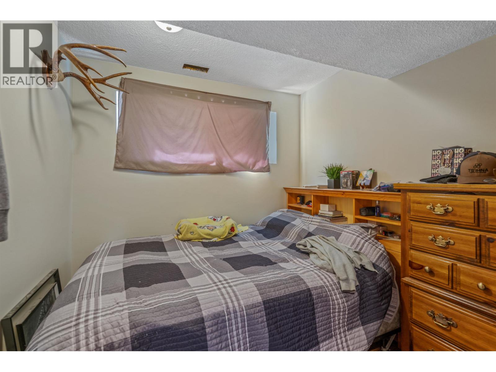 2099 MACDONALD AVENUE - 20