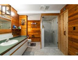1961 16 Street Ne, Salmon Arm, BC V1E3Z8 Photo 36