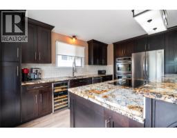 Family room - 1961 16 Street Ne, Salmon Arm, BC V1E3Z8 Photo 7