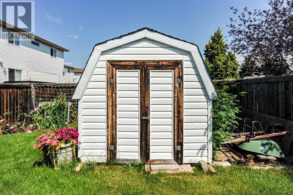 4009 69A Street Close - Image 35