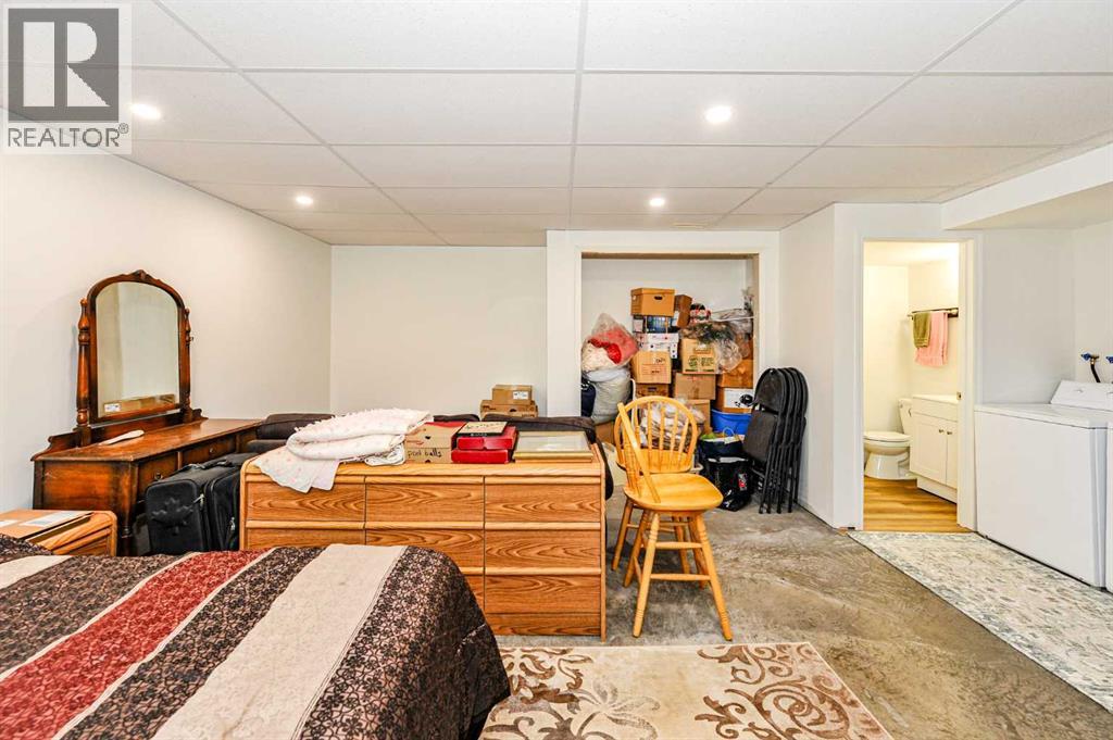4009 69A Street Close - Image 30