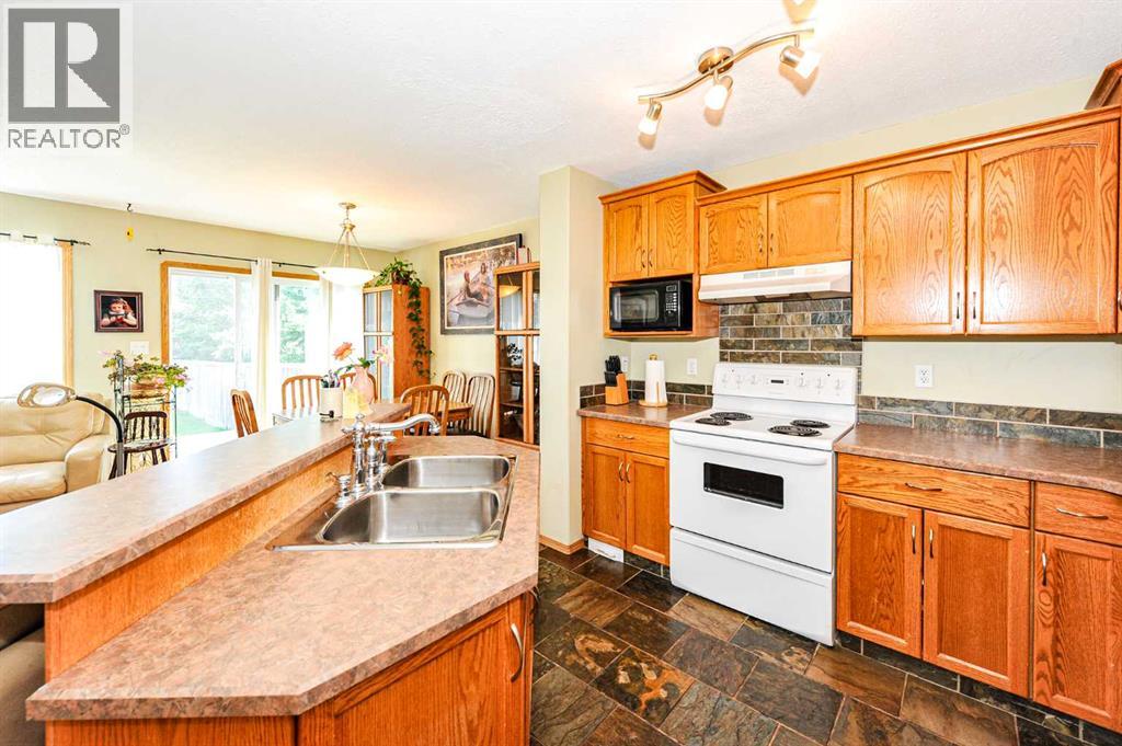 4009 69A Street Close - Image 11