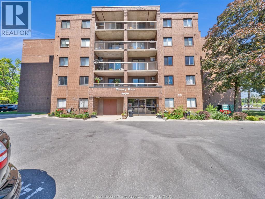 #505 3950 WYANDOTTE STREET EAST - 1
