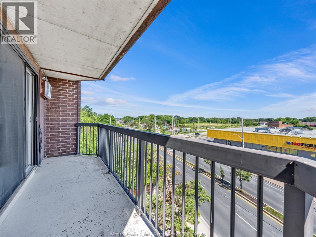#505 3950 WYANDOTTE STREET EAST - 20