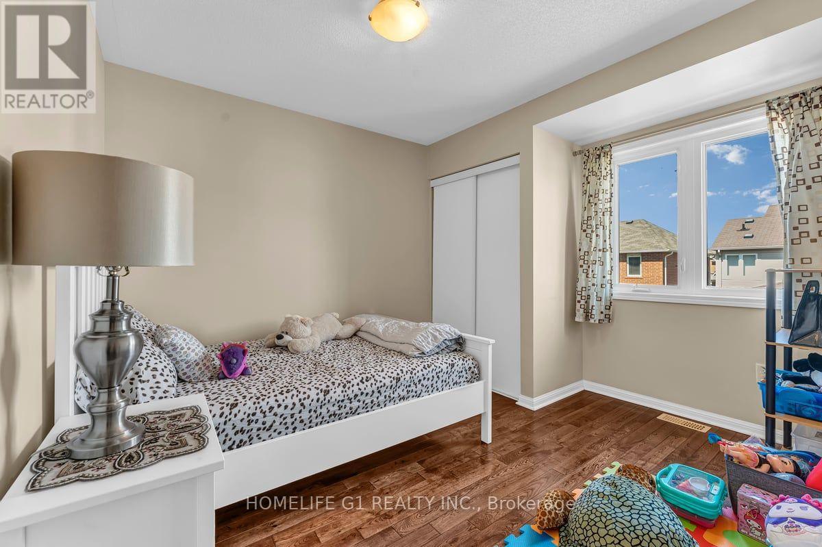 889 CHALLINOR TERRACE - 17
