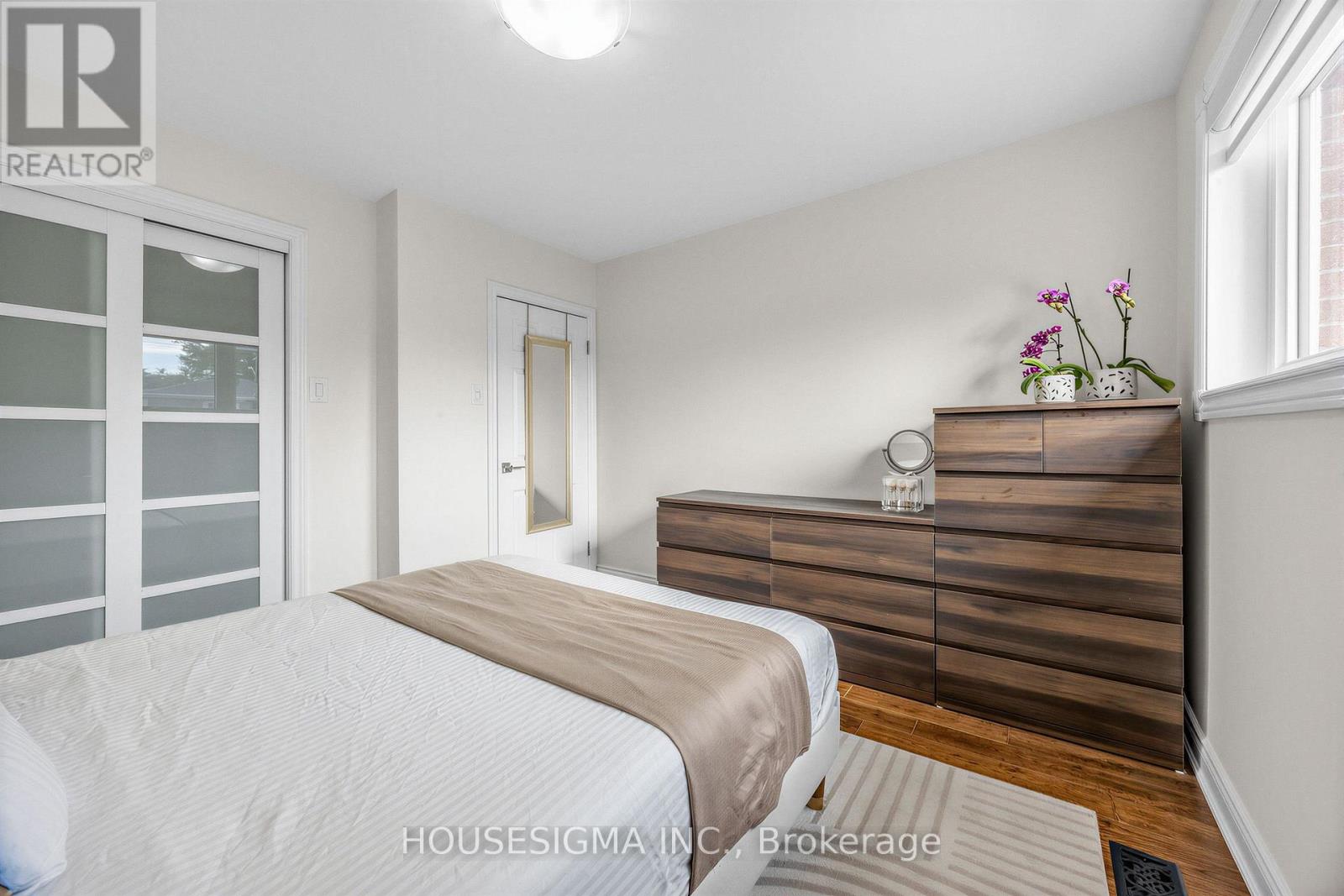 61 RUTHMAR CRESCENT - 13