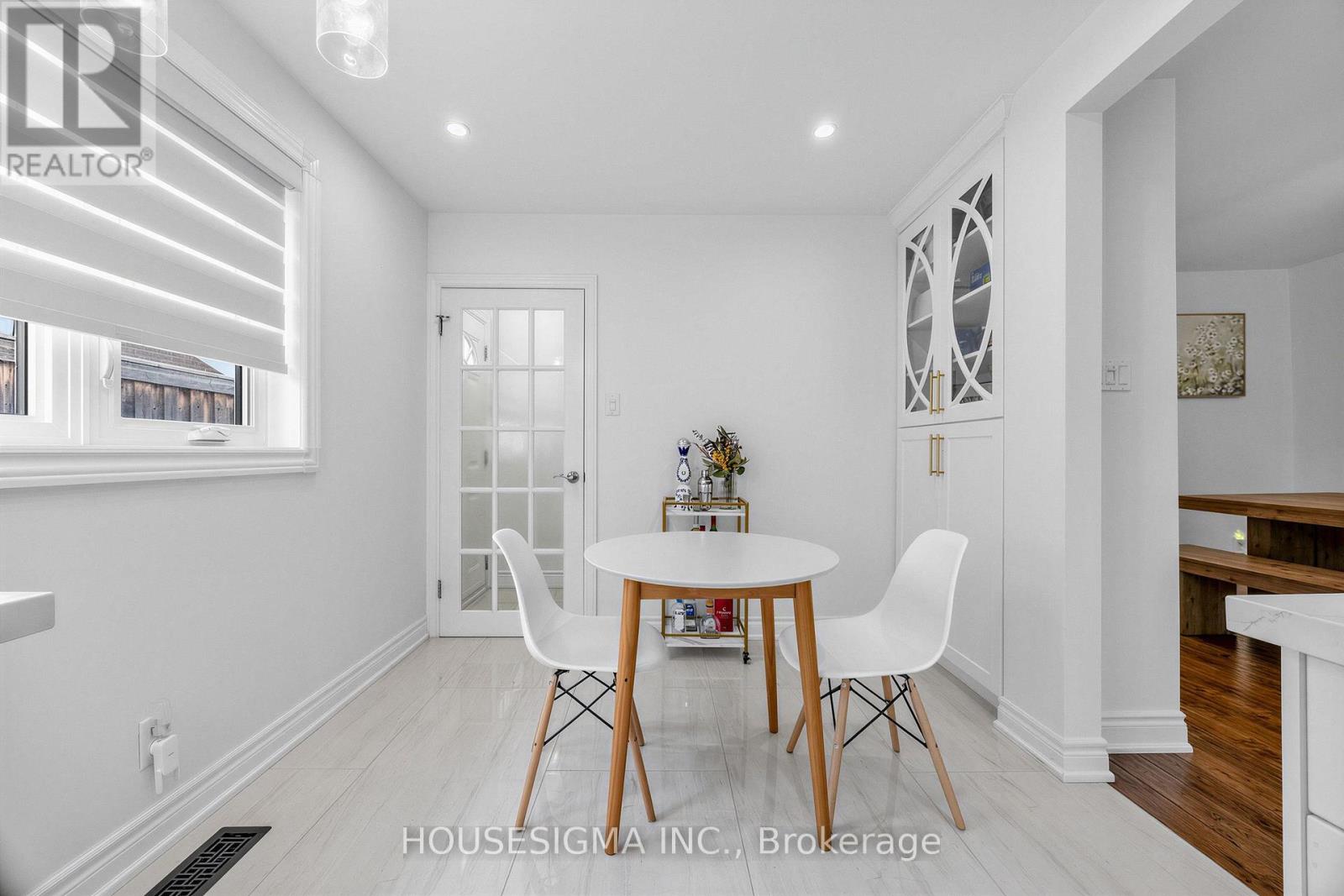 61 RUTHMAR CRESCENT - 8