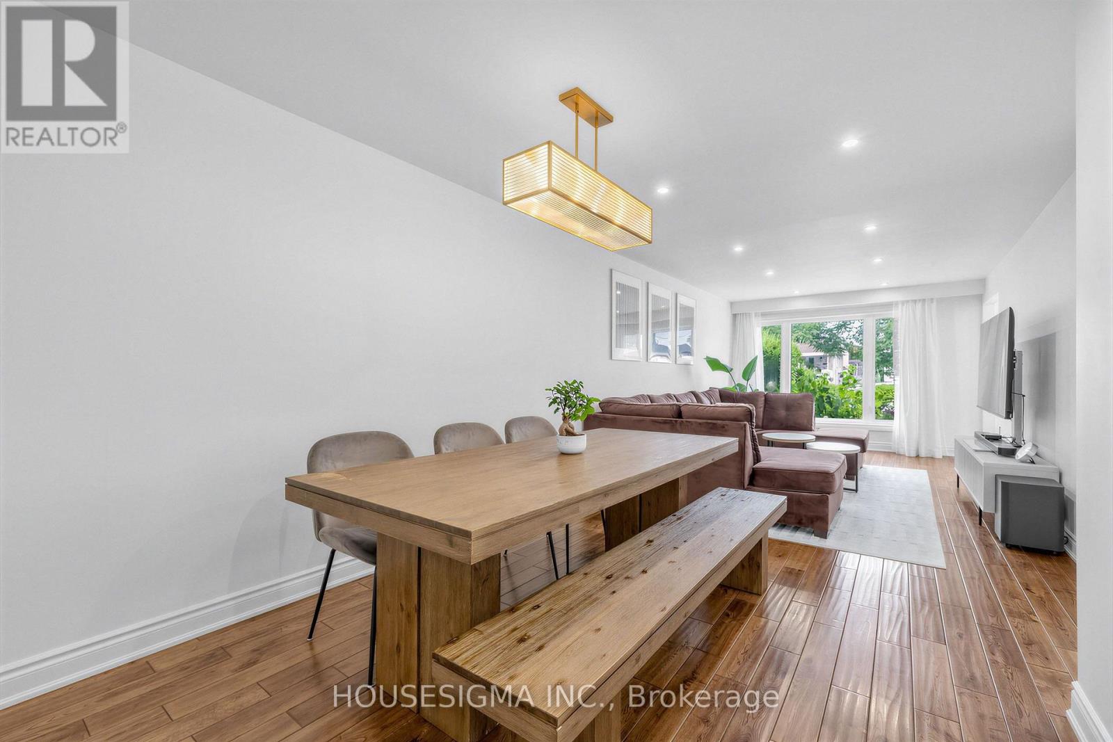 61 RUTHMAR CRESCENT - 7