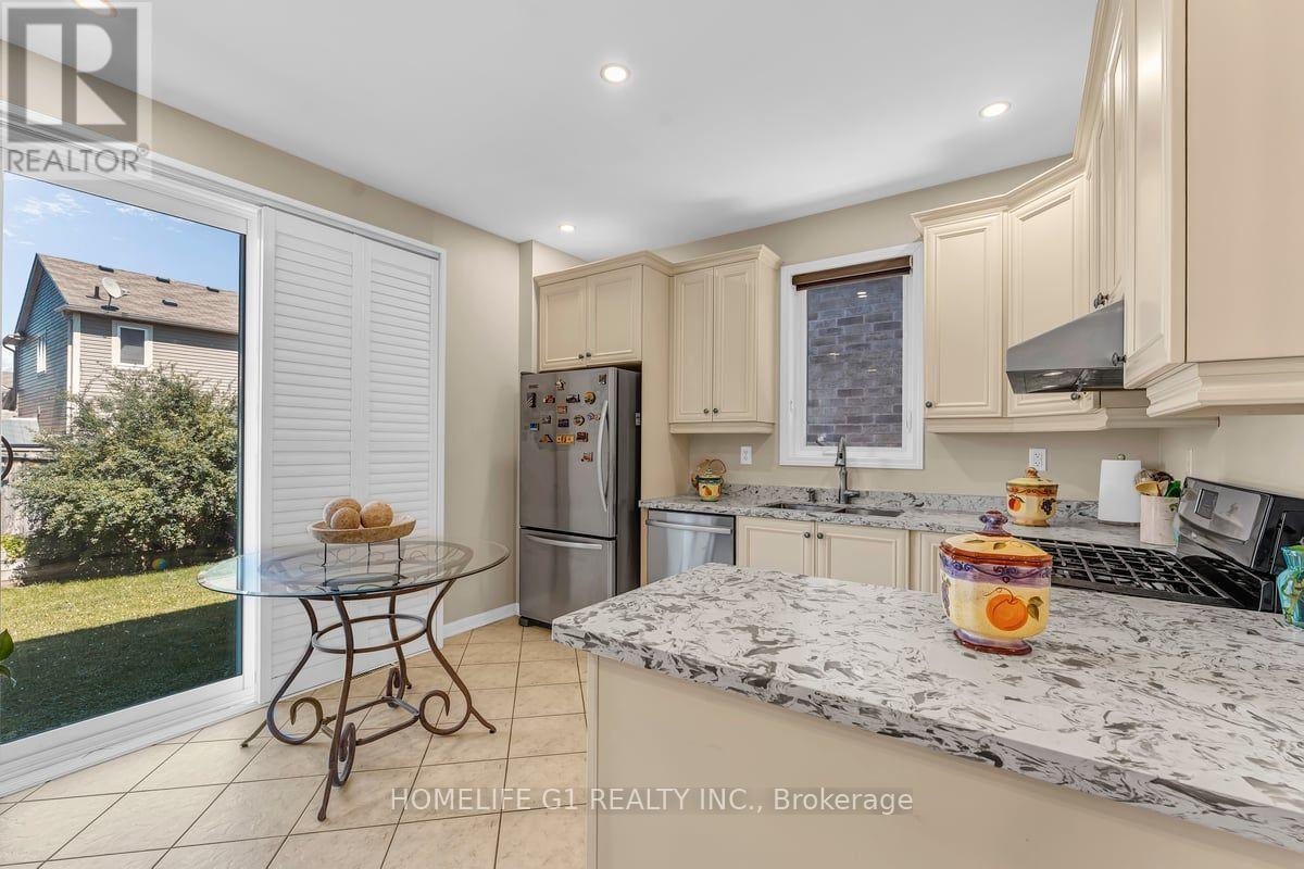 889 CHALLINOR TERRACE - 11