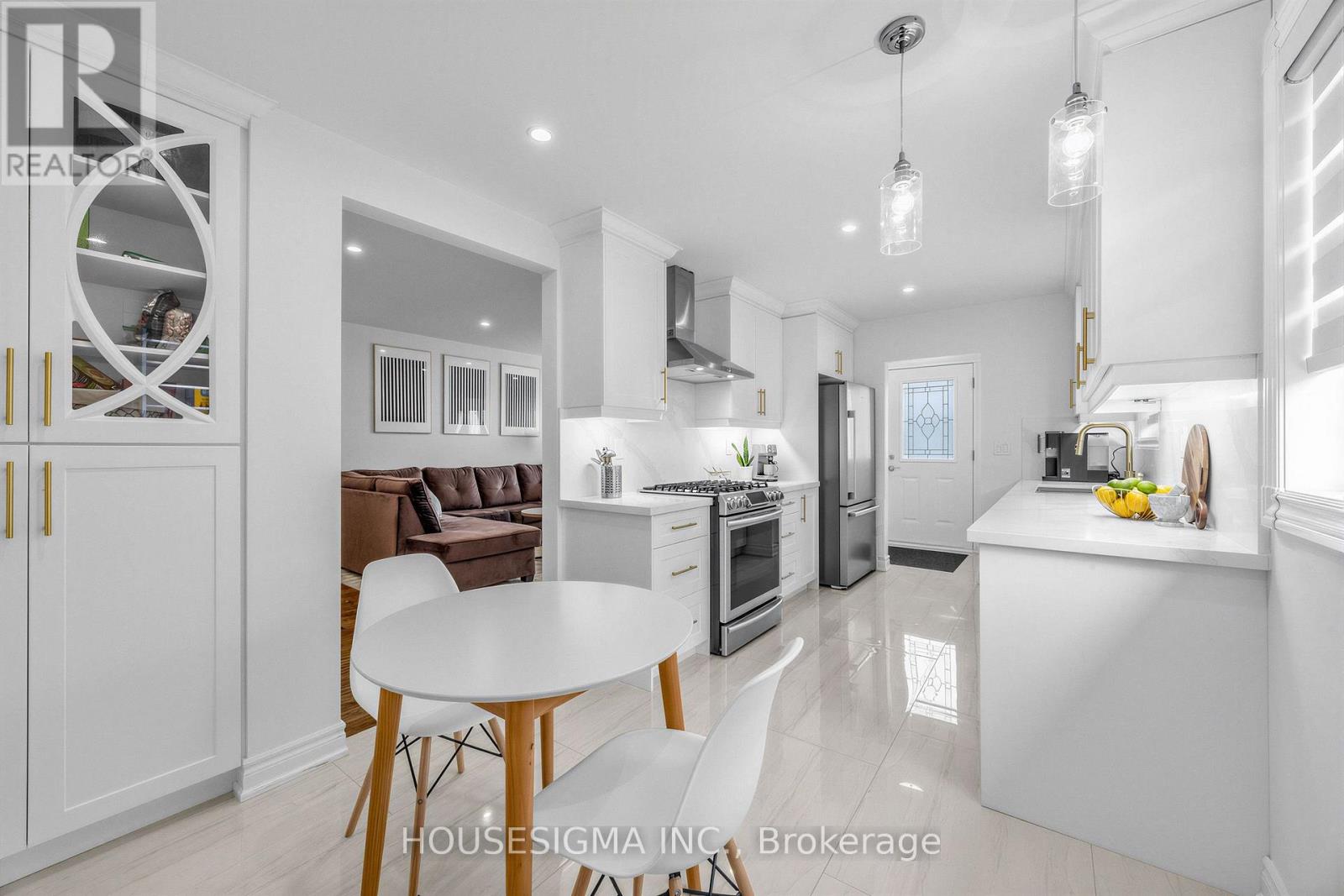 61 RUTHMAR CRESCENT - 9