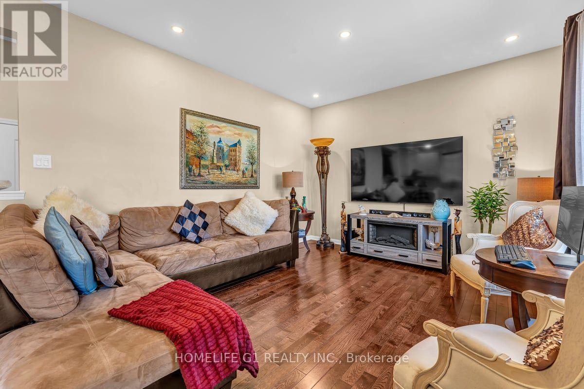 889 CHALLINOR TERRACE - 8