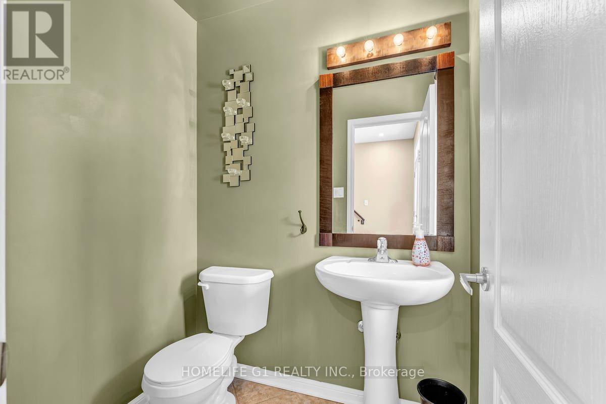 889 CHALLINOR TERRACE - 12