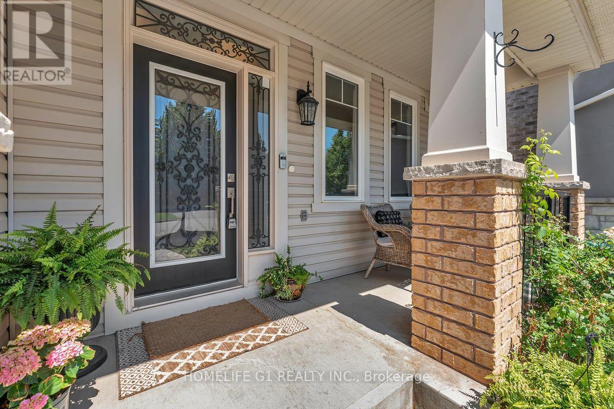 889 CHALLINOR TERRACE - 3