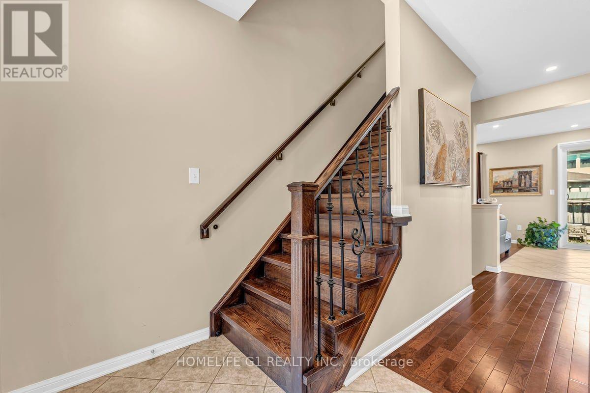 889 CHALLINOR TERRACE - 4