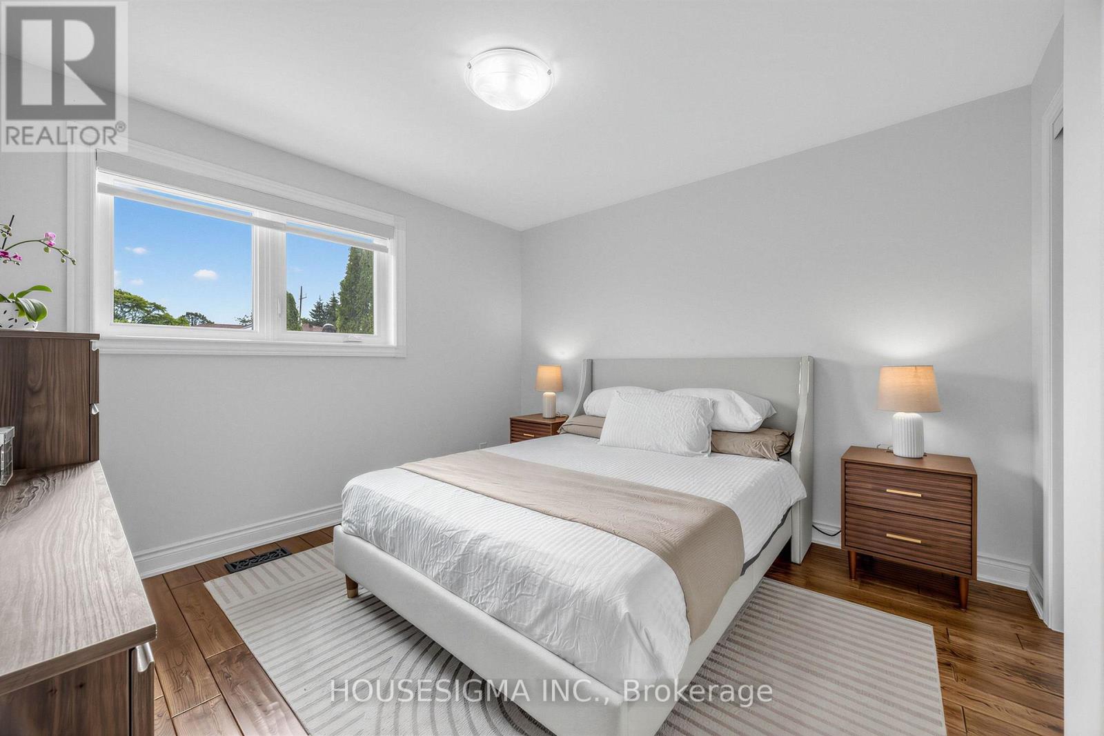 61 RUTHMAR CRESCENT - 12