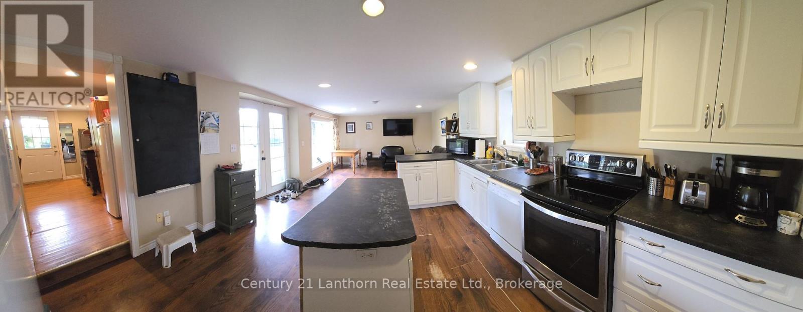 448 HARRINGTON ROAD - 11