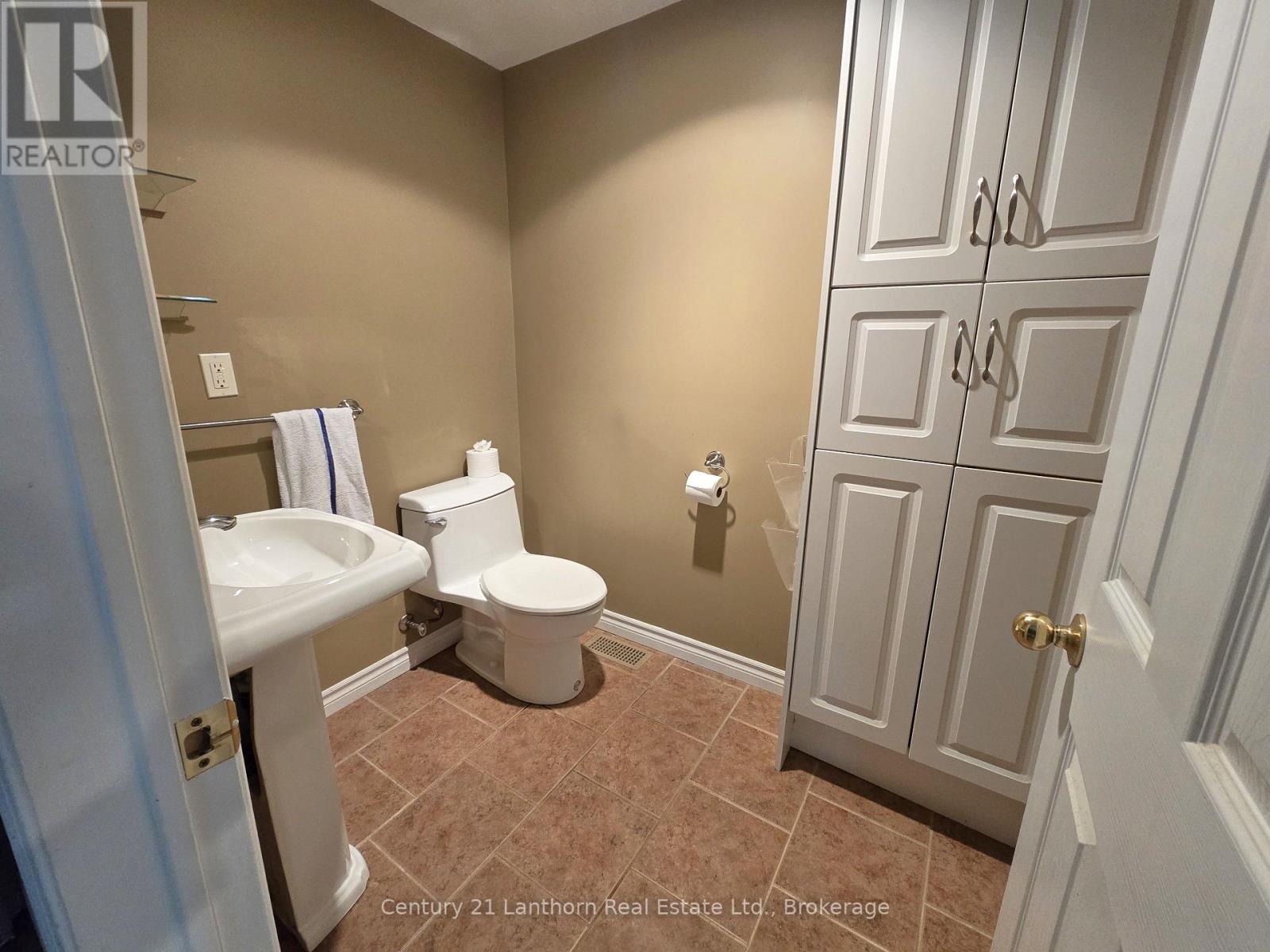 448 HARRINGTON ROAD - 25