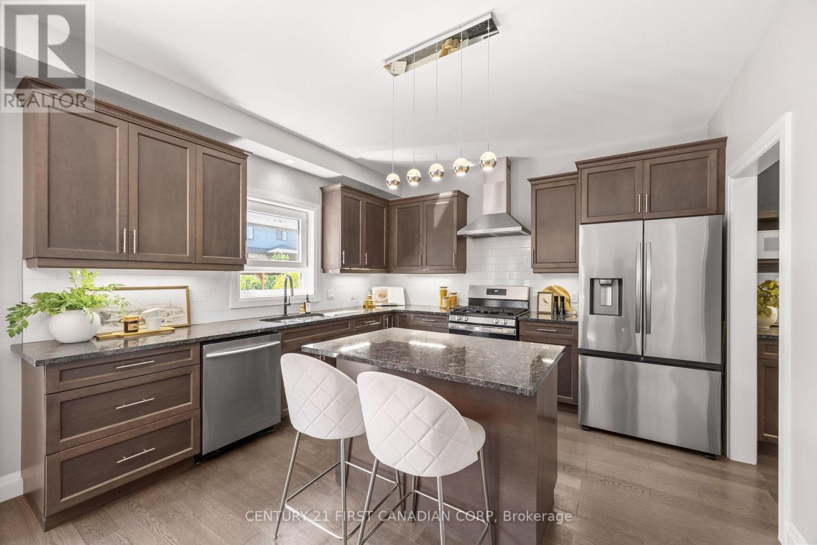 753 SUPERIOR DRIVE - Image 11