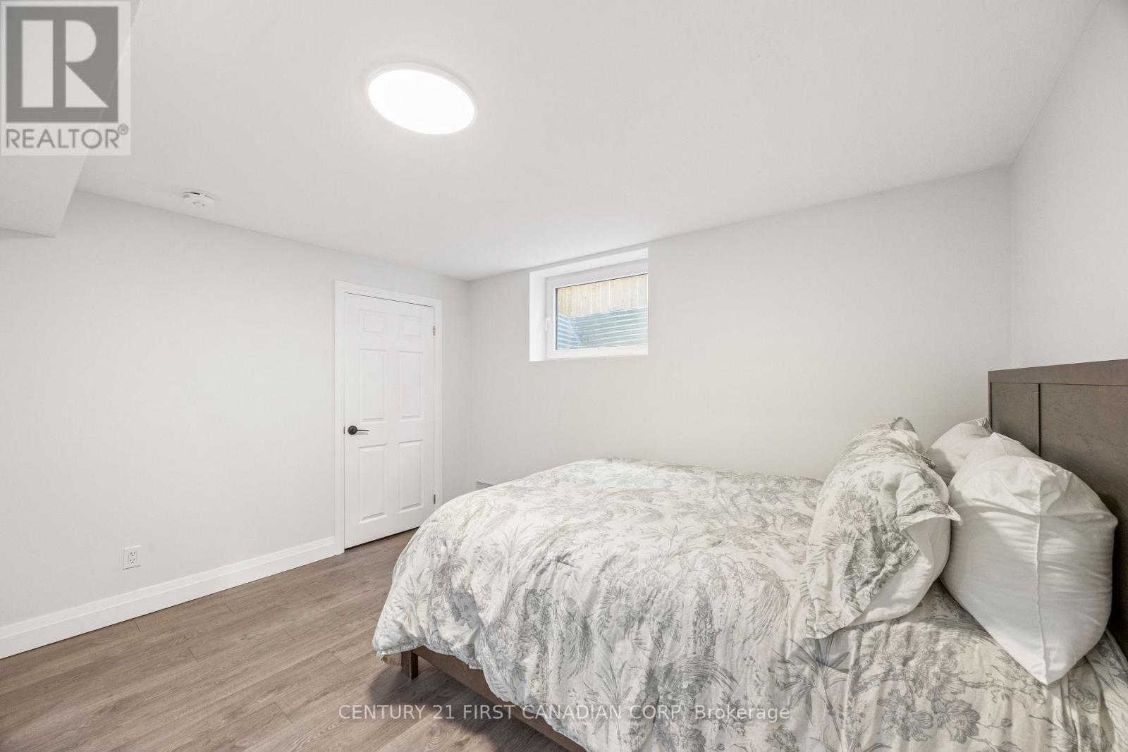 753 SUPERIOR DRIVE - 33